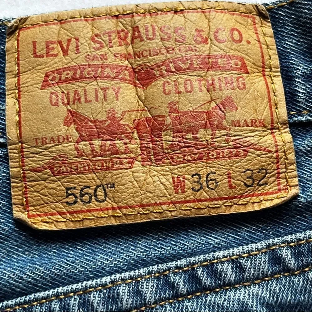 Levi's Men's 560 Faded Blue Denim Jeans Size 34 X25 1/2 Altered
